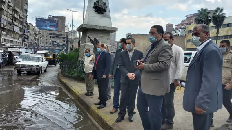 د. رحمى ينتقل للمحلة الكبرى للاشراف على شفط مياه الأمطار -صور وفيديو