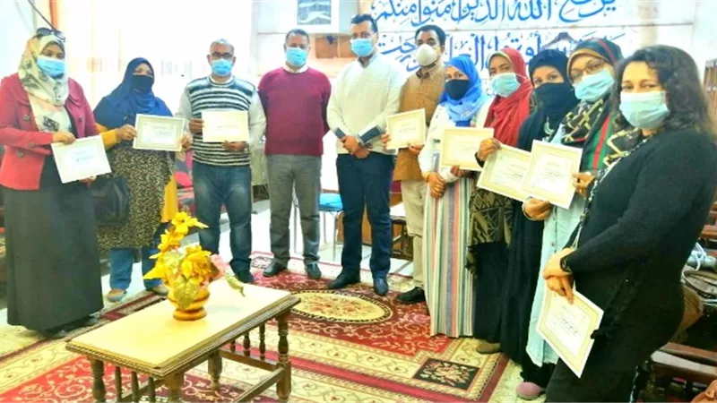مدير تعليم الأقصر يكرم توجيه التربية الفنية وطلابه المميزين.صور