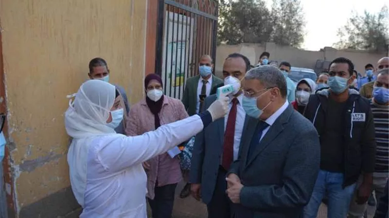 محافظ المنيا يطمئن على جاهزية مستشفيات العزل لمواجهة كورونا.صور