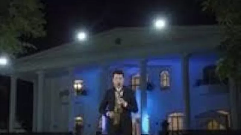 بالفيديو.. السفير الكوري الجنوبي يعزف السلام الوطني لمصر أمام الأهرامات