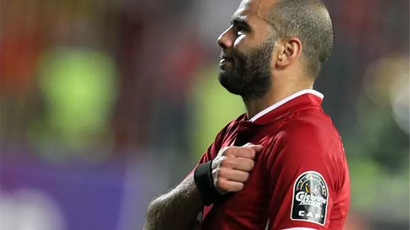 عماد متعب يدعم لاعبى الأهلى قبل مواجهة الزمالك.. بهذه الطريقة