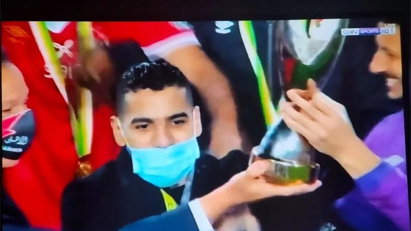 مؤمن زكريا يسلم الشناوى كاس الاميرة السمراء