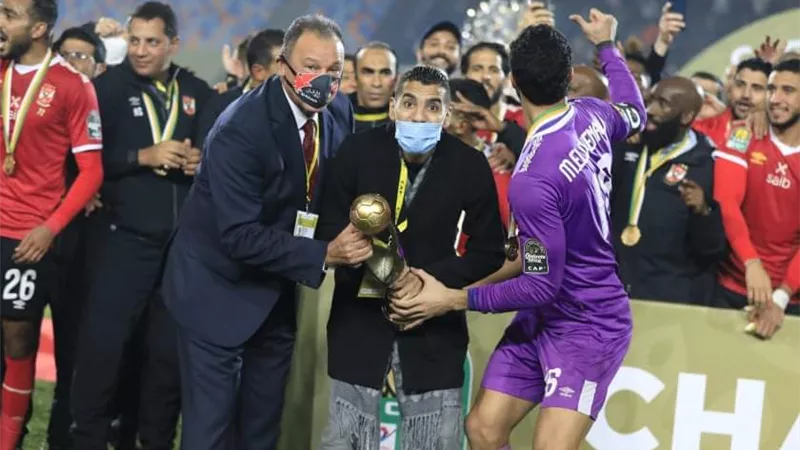 الخطيب يهنئ أعضاء وجماهير الأهلي بـ