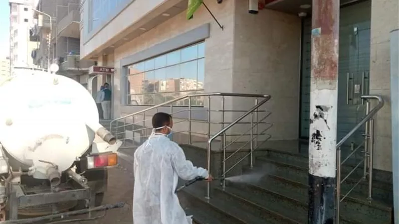 استمرار أعمال الرش والتطهير أيام العطل والإجازات بسوهاج..صور