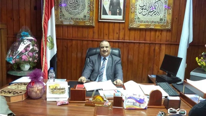وكيل تعليم مطروح يجتمع مع قيادات المديرية.. ويوجه بقوافل متابعة مفاجئة لمدارس المحافظة