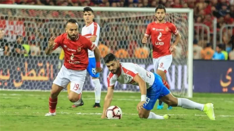 تجنب كورونا وشاهد مباراة الأهلى والزمالك على تليفونك فى البلكونة