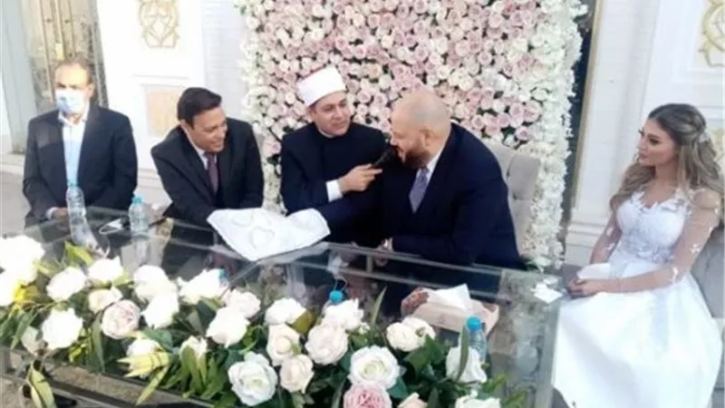 مظهر شاهين ينشر فيديو من عقد قرآن الفنانة ميارالغيطى