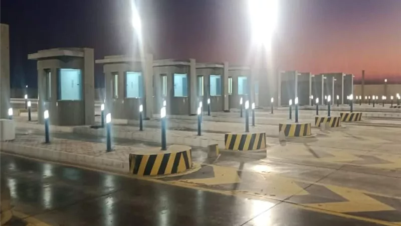 استكمال أعمال الإنارة وكافة الخدمات بنفق شرم الشيخ