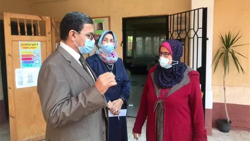فتح الباب يتابع سير العملية التعليمية بمدارس ببنها
