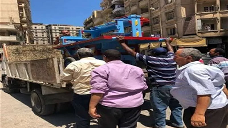 رفع 25 طن مخلفات من حدائق الشلالات ومحور المحمودية بالاسكندرية