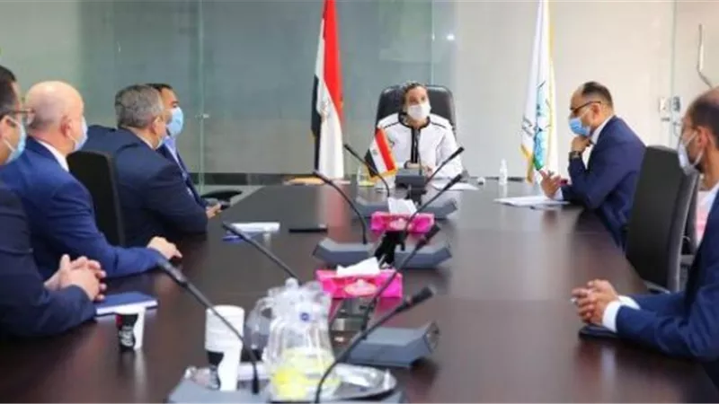 وزيرة البيئة تناقش مع ممثلى شركة فاس السعودية فرص الاستثمار في تحويل المخلفات لطاقة