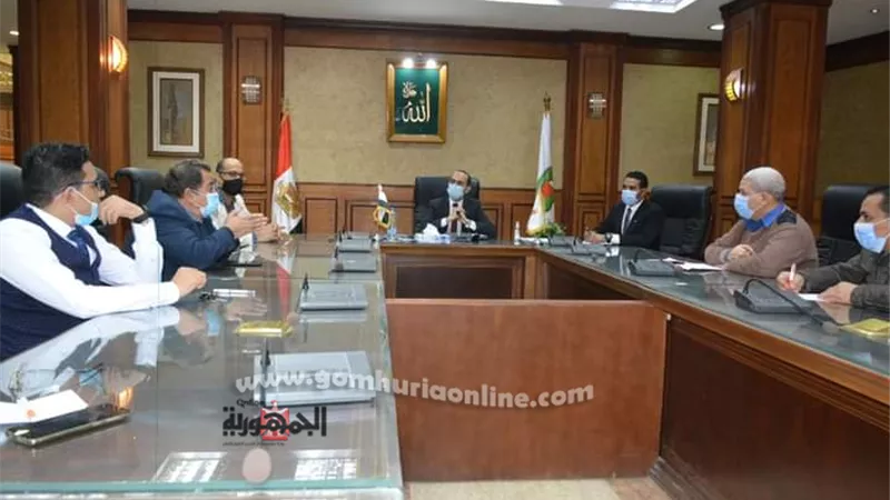 نائب محافظ سوهاج يعقد اجتماعا لوضع آليات مواجهة الموجة الثانية من فيروس كورونا..صور