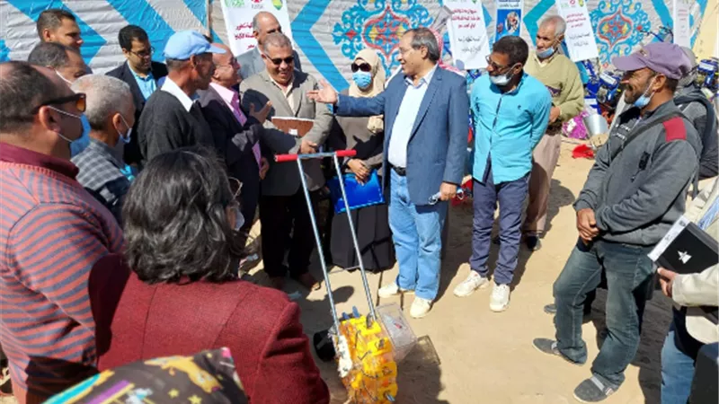 مركز بحوث الصحراء ينظم الملتقى العلمى بالوادي الجديد ويوزع آلات زراعية مجانا على المزارعين