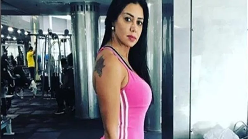 رانيا يوسف تعود من جديد للتمارين الرياضية وتشعل السوشيال ميديا.. فيديو