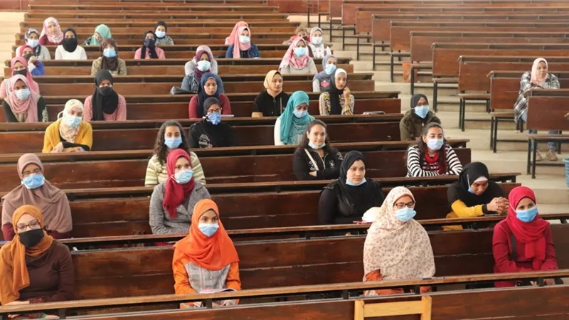 ندوة لتحفيز طلاب كلية التربية بقنا للمشاركة فى المشروع القومى لمحو الأمية