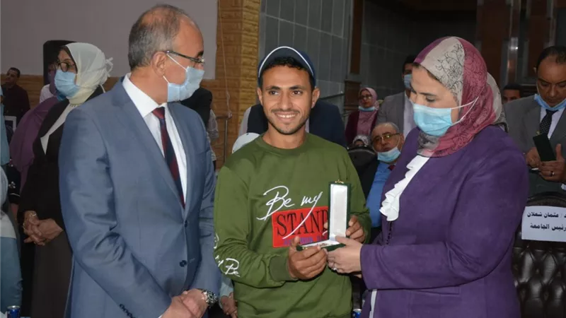 القباج وشعلان يكرمان منتخب جامعة الزقازيق من ذوى الهمم لتمثيلهم المشرف ببطولة البارلمبياد