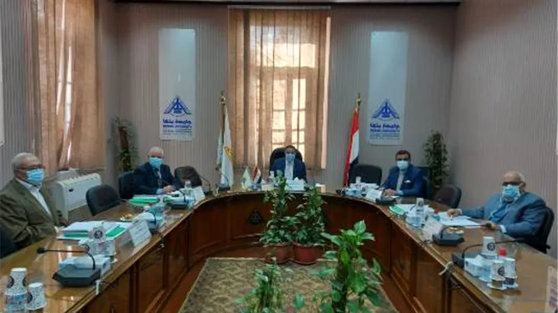 رئيس جامعة بنها يترأس لجنة اختيار عميد كلية الهندسة