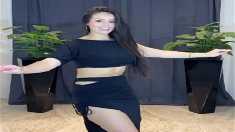 شيك شاك شوك.. لورديانا تشعل السوشيال ميديا بوصلة رقص مثيرة.. فيديو