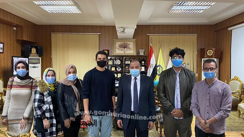 رئيس جامعة بنى سويف يلتقى طلاب كلية الإعلام