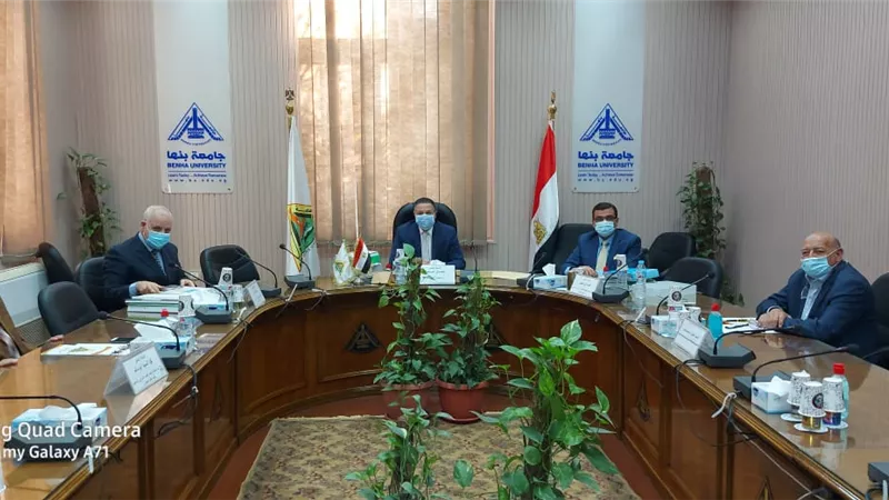 رئيس جامعة بنها يترأس لجنة اختيار عميد كلية الطب البيطرى