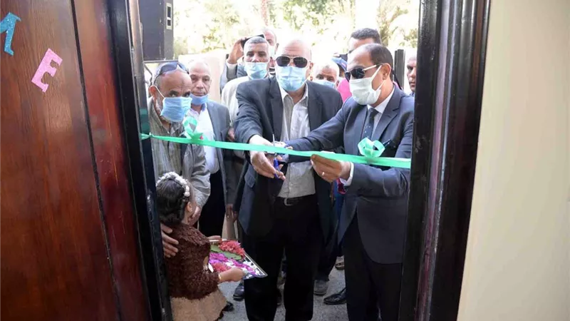 أبو العزايم يفتتح مركز خدمة المواطنين التموينى بالرزيقات جنوب غرب الأقصر