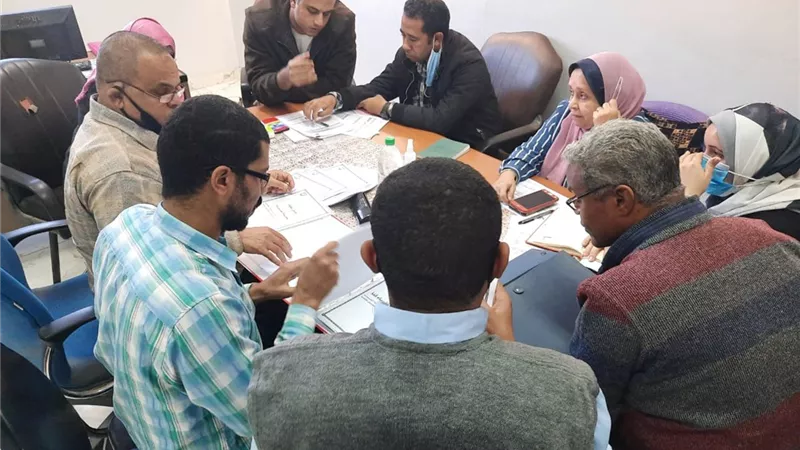 لجنة وزارية تتابع مشروعات مياه الشرب والصرف الصحى بقنا