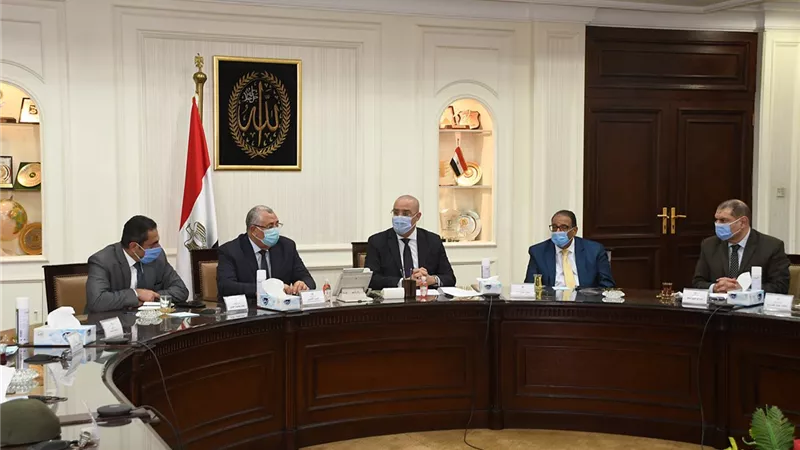 وزير الإسكان يترأس اجتماع اللجنة العليا لتنسيق ولاية الأراضى داخل الدولة