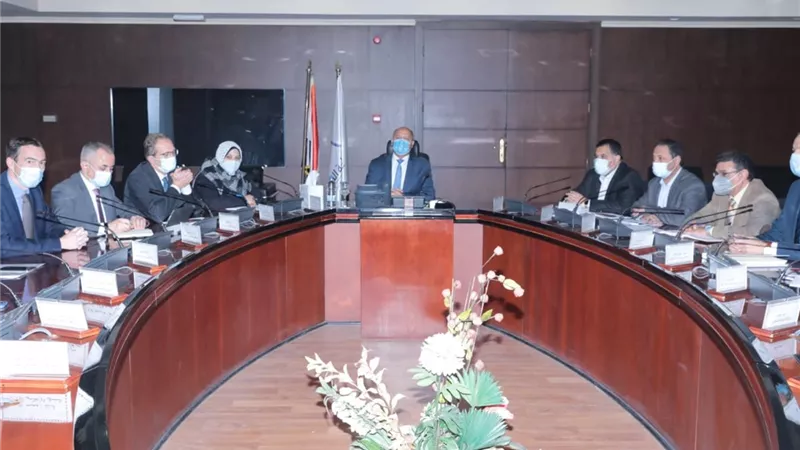وزير النقل يبحث مع رئيس 
