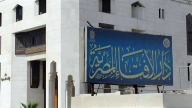 هل العيش مع زوجي لا يصلي حرام؟ .. دار الإفتاء تجيب