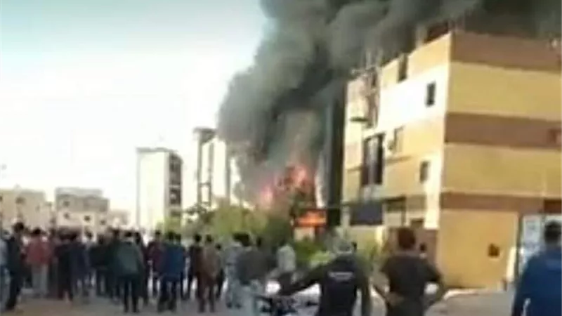 ارتفاع عدد مصابى حريق العاشر الى 17 عاملاً