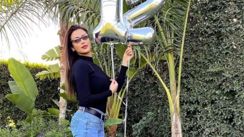 رضوى الشربينى تحتفل ب 12 مليون متابع