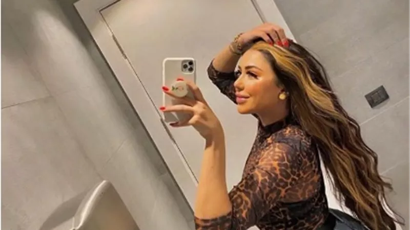 سيلفى سارة سلامة يشعل انستجرام