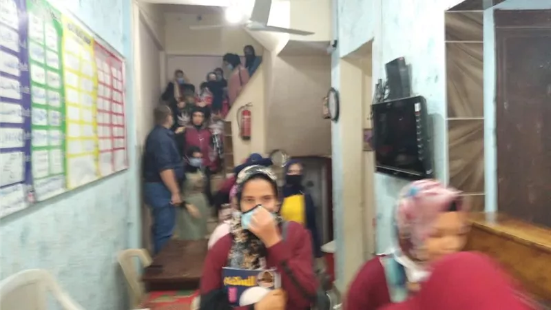 إغلاق سنتر تعليمي مخالف بالعامرية يتواجد به أكثر من ٢٠٠٠ طالب