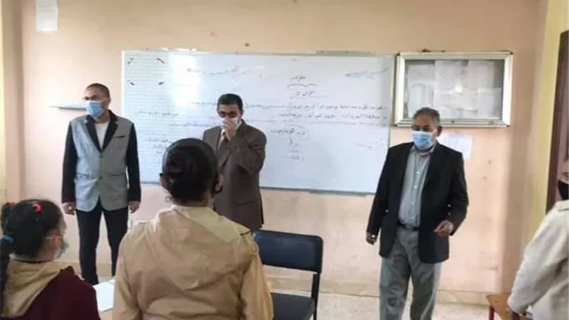 مدير تعليم بنها يتفقد مدرسة دملو للتعليم الأساسي وعزبة ابو حسن