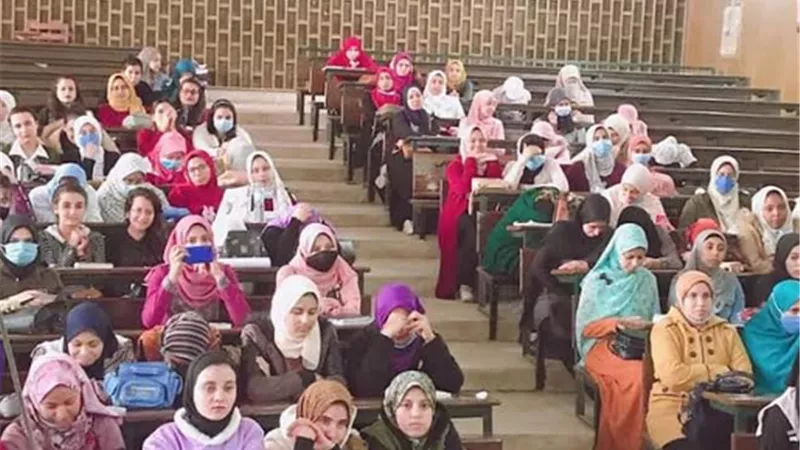ندوه توعوية عن قضايا المرأة المتعلقة بالتحرش والعنف الأسرى بجامعة سوهاج