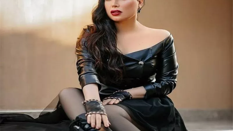 عبير صبرى تشارك متابعيها أحدث صورتين لها