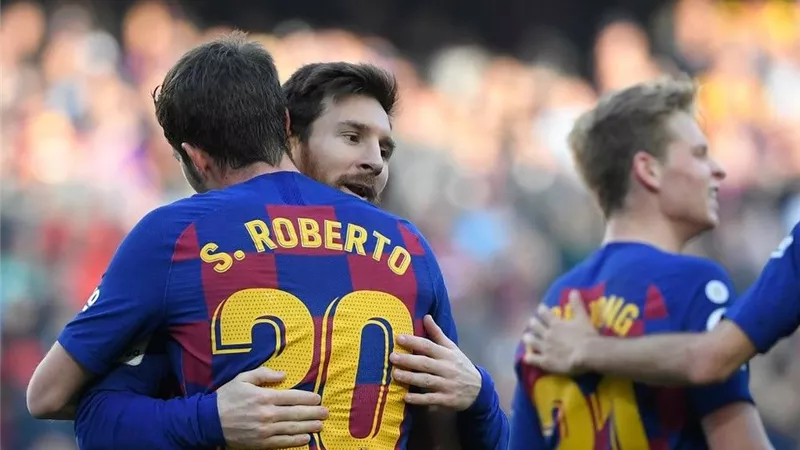 برشلونة يعلن إصابة سيرجي روبرتو بفيروس كورونا المستجد