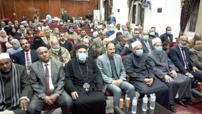الأزهر يكرم رئيس الإدارة المركزية لبلوغه سن التقاعد الوظيفى بالوادى الجديد