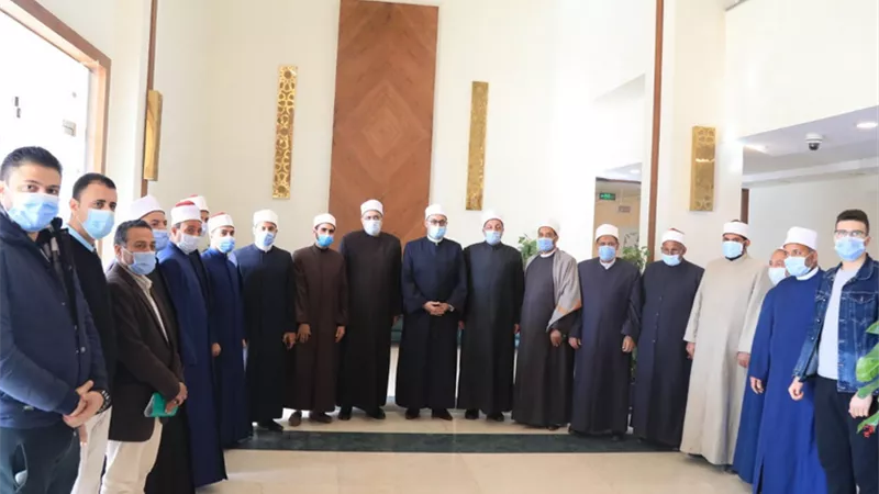 البحوث الإسلامية يوجه قافلة توعوية شاملة إلى المناطق النائية بمطروح