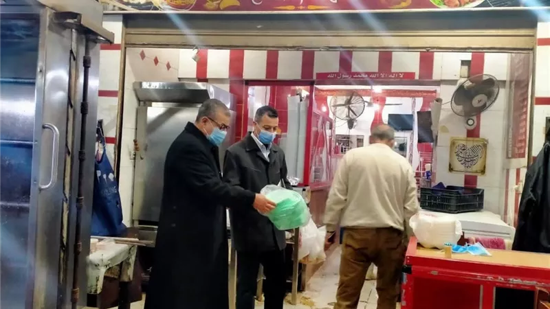 محافظ المنيا يوجه رؤساء المراكز بمتابعة تنفيذ القرارات الجديدة لمواعيد غلق المحلات والمطاعم والمولات التجارية