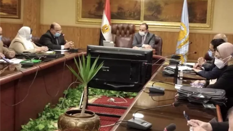 سكرتير عام محافظة الغربية يترآس اللجنة التنسيقية لمشروع تمكين الشباب-صور