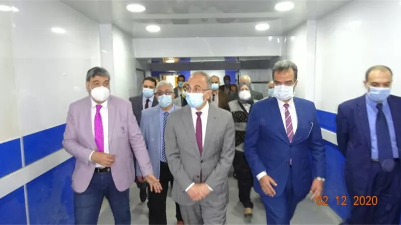 رئيس جامعه الزقازيق يتفقد التجهيزات والتشطيبات بمستشفي جراحات الأطفال التخصصى بالجامعة
