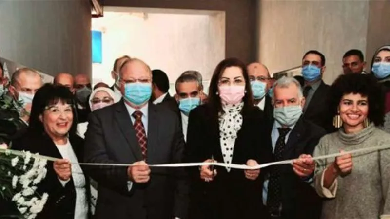 وزيرة التخطيط تفتتح مدرسة جمعية تواصل بعزبة خير الله