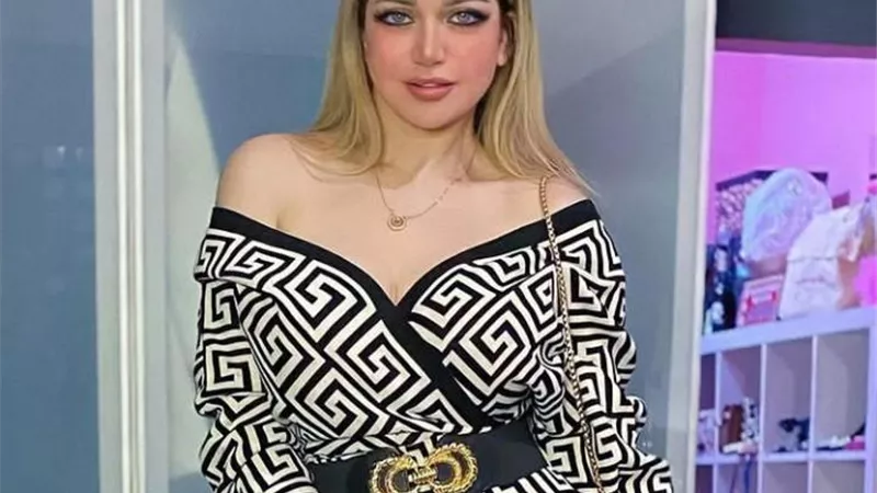 بإطلالة أبيض وأسود .. ياسمين الخطيب تشعل انستجرام