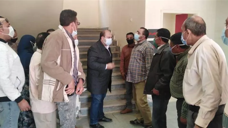 نائب محافظ الجيزة يتفقد المركز التكنولوجي بالصف