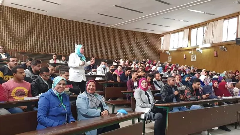 ندوه توعوية عن قضايا المرأة المتعلقة بالتحرش والعنف الأسرى بجامعة سوهاج