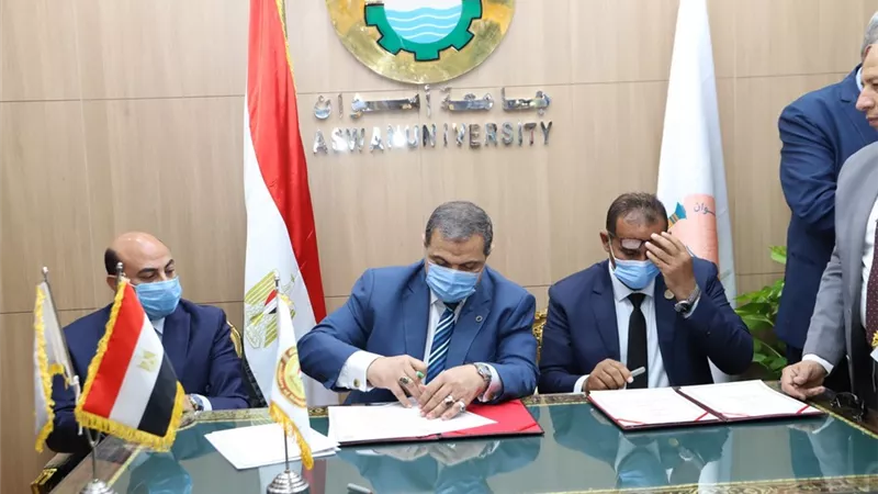 سعفان يوقع بروتوكولي تعاون مع جامعة أسوان للتدريب ونشر ثقافة العمل الحر