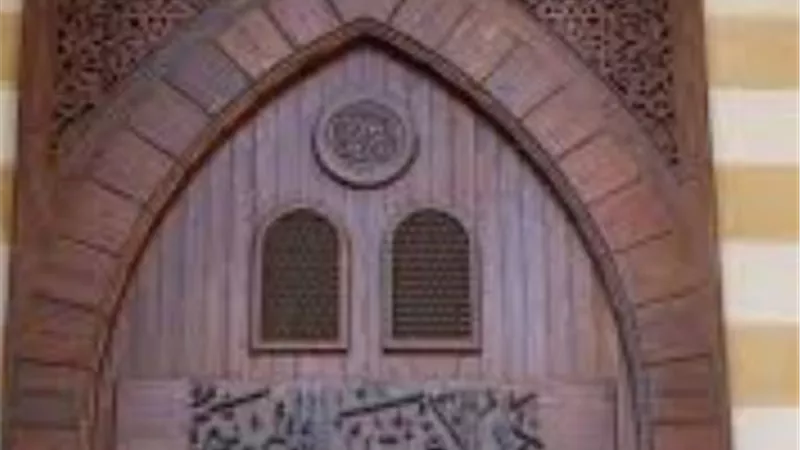 كيف أعامل أمي وأنا على علم انها على علاقة بأحدهم ووالدى متوفى