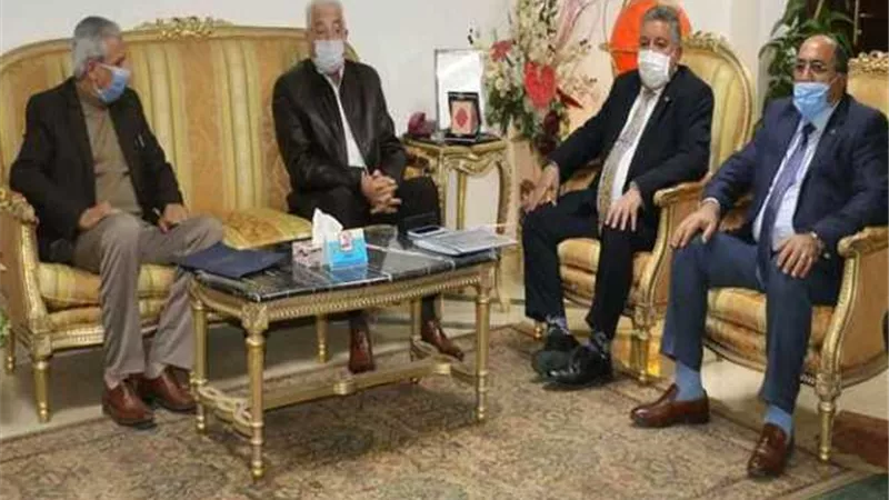 رئيس موانى البحر الاحمر ونقيب مهندسين القاهرة يبحثان مع محافظ جنوب سيناء تشغيل ميناء الطور البحري وقزق شرم الشيخ