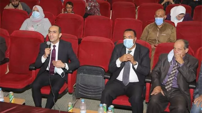 نائب محافظ سوهاج يشهد الحفل الفني بقصر الثقافة